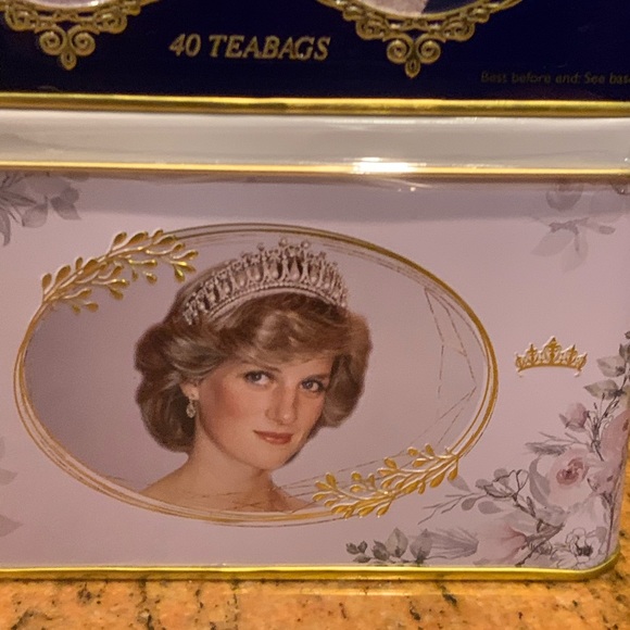 Limited edition! Royal wedding tea tins! 🇬🇧 - Picture 12 of 12